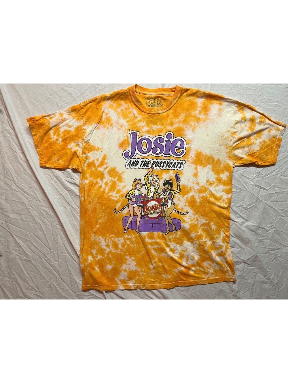 Josie and the Pussycats Men’s Extra Large XL orange white Tie Dye t shirt